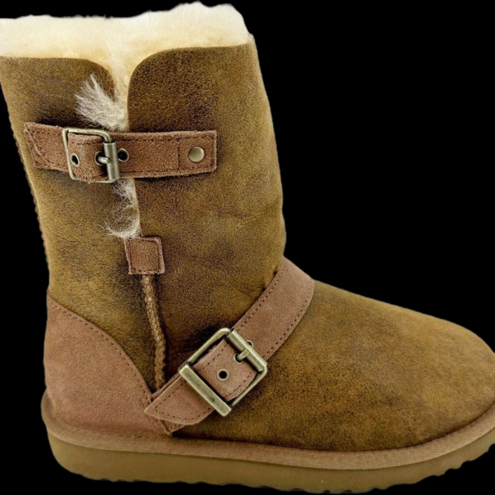UGG Classic Short Dylan Womens Sheepskin Suede Boots Size 8